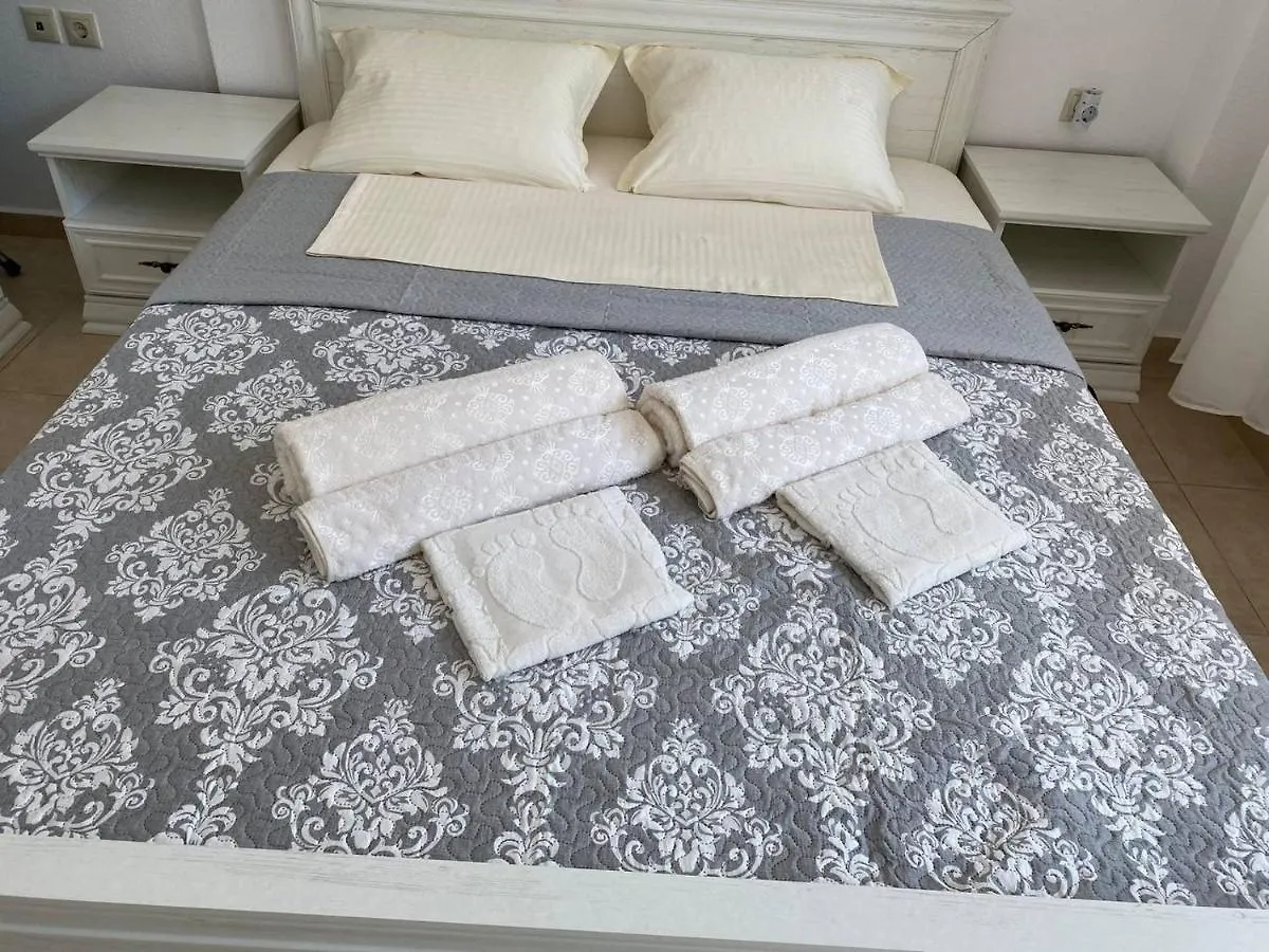 Lili House In Nikiti 150M From The Beach 0*, Никити