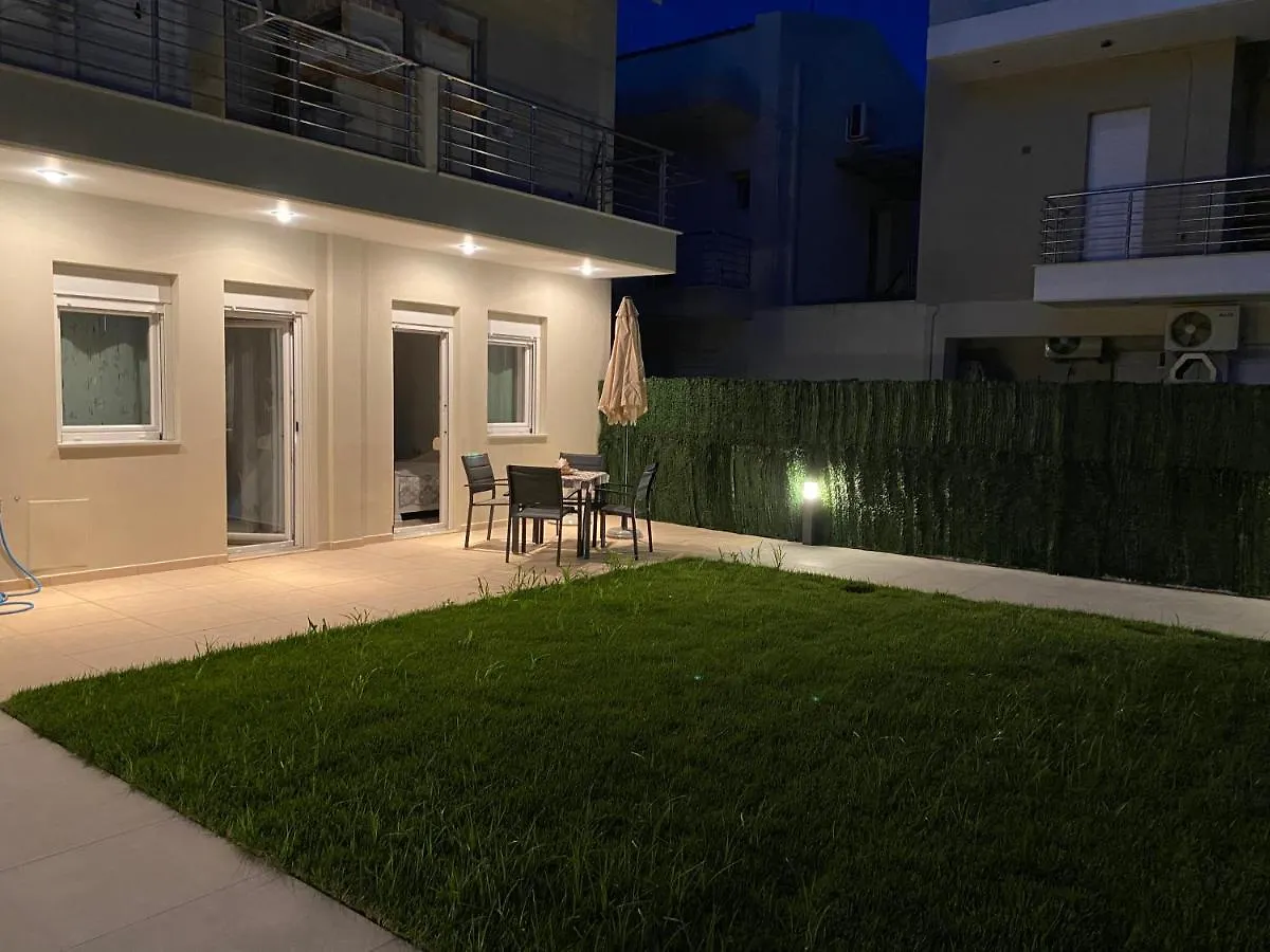 Апартаменты Lili House In Nikiti 150M From The Beach